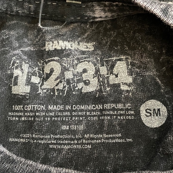 Ramones 💯 Cotton Unisex Band Tee New Never Used - Picture 7 of 12